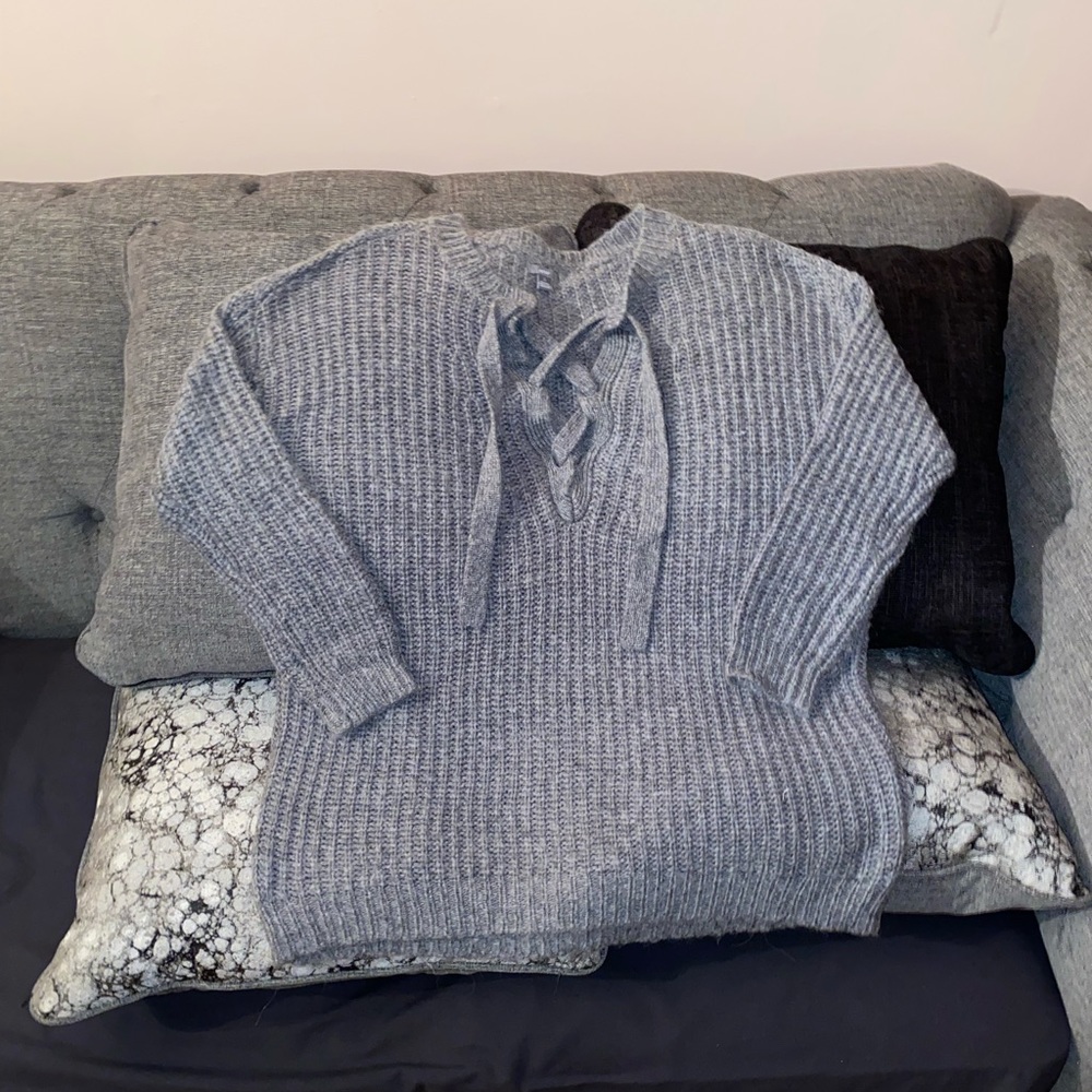 American Eagle Sweater